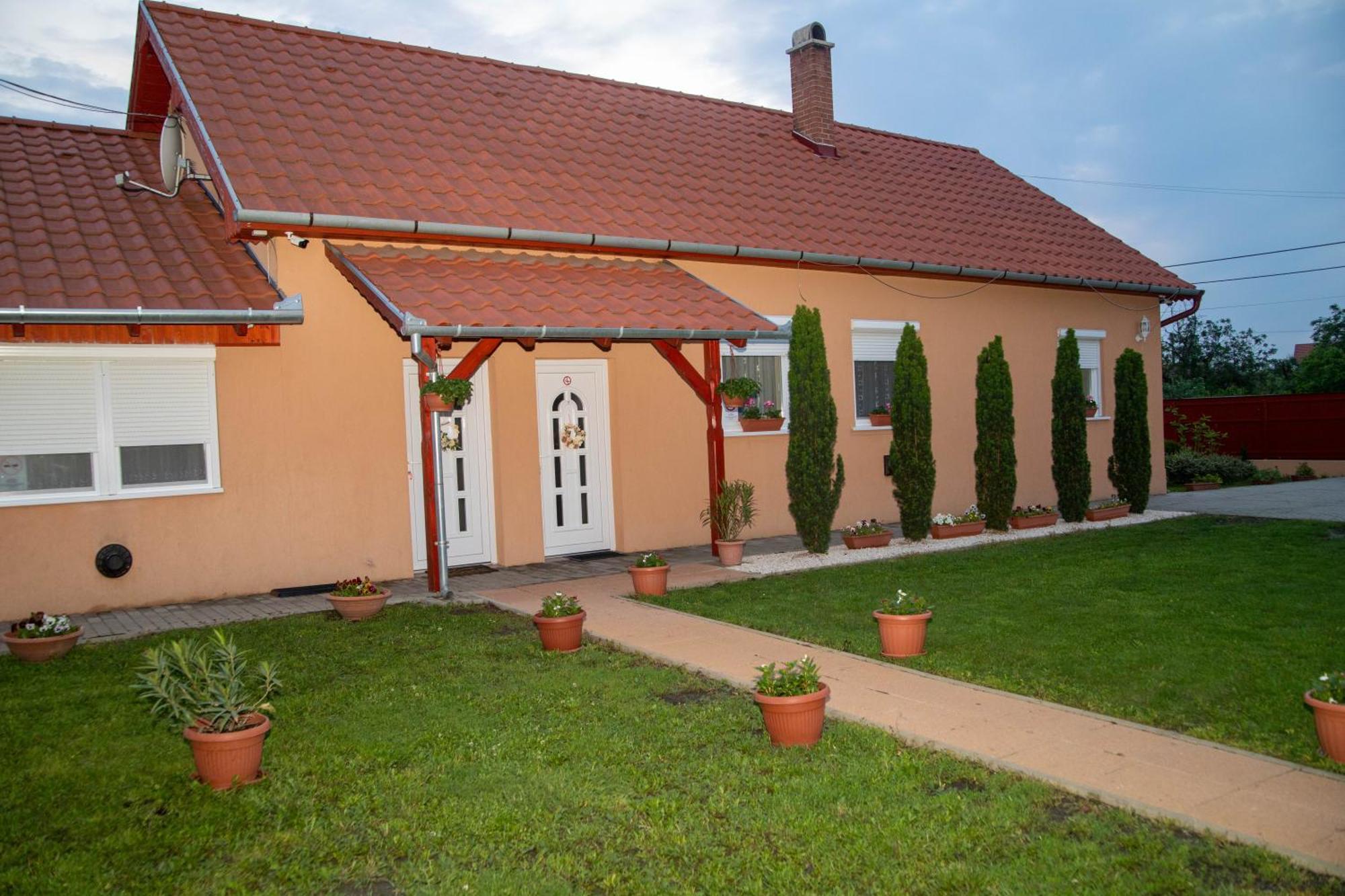 Boróka Vendégház Túrkeve Exterior foto